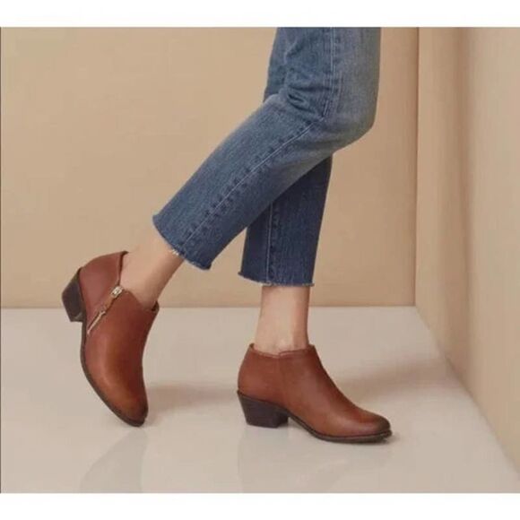 Vionic Shoes - Vionic Jolene leather Ankle Boots Sz‎ 8 brown